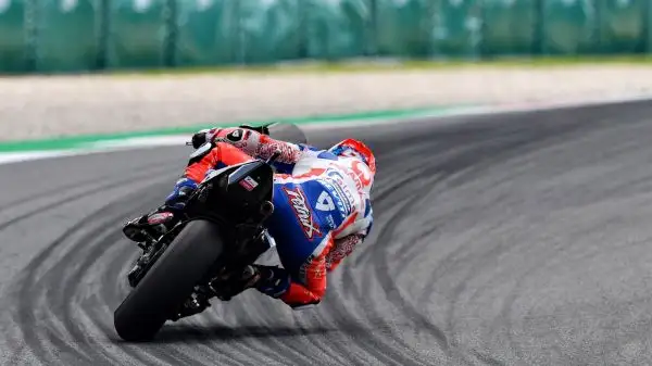 Grande battaglia fin da venerdì sulla pista toscana.