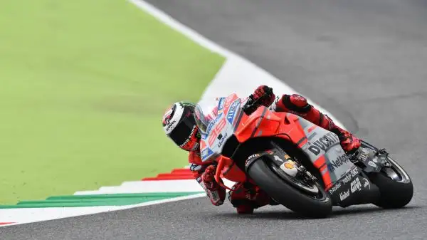Grande battaglia fin da venerdì sulla pista toscana.
