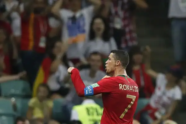 Cristiano salva il Portogallo: tripletta nello spettacolare 3-3 di Sochi. Tutti contro l'arbitraggio di Rocchi e la Var.