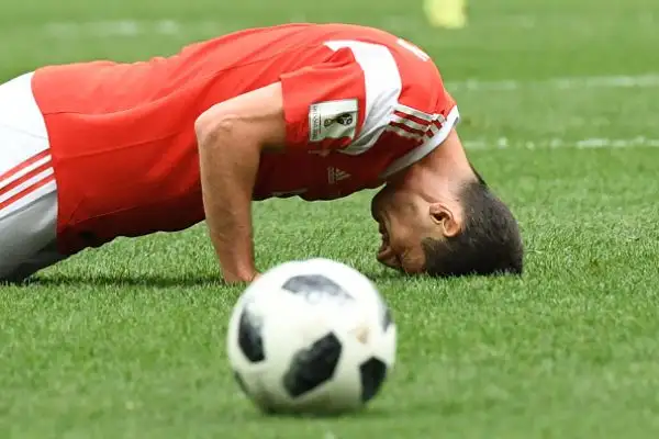 La Russia travolge l'Arabia Saudita per 5-0, frutto delle reti di Gazinski, Cheryshev (doppietta), Dzyuba e Golovin. Prova convincente per l'obiettivo della Juve.