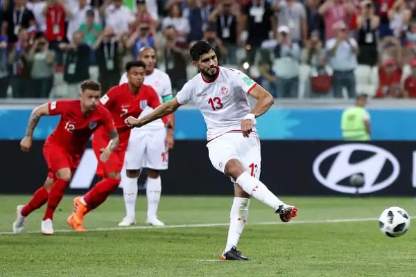La squadra di Southgate domina la Tunisia, ma passa solo nei minuti di recupero: finisce 2-1, decide una doppietta del Capitano.