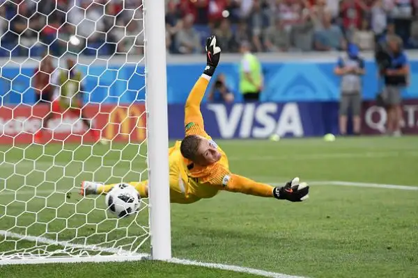 La squadra di Southgate domina la Tunisia, ma passa solo nei minuti di recupero: finisce 2-1, decide una doppietta del Capitano.