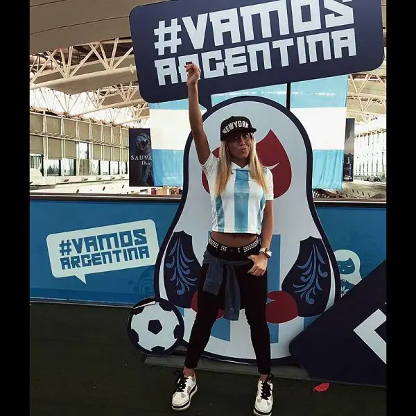 E' avvocato e agente immobiliare a Buenos Aires: il suo profilo Instagram Antonatale7 viaggia veloce verso i 150k follower, e dalle sue foto non è difficile intuire perchè.