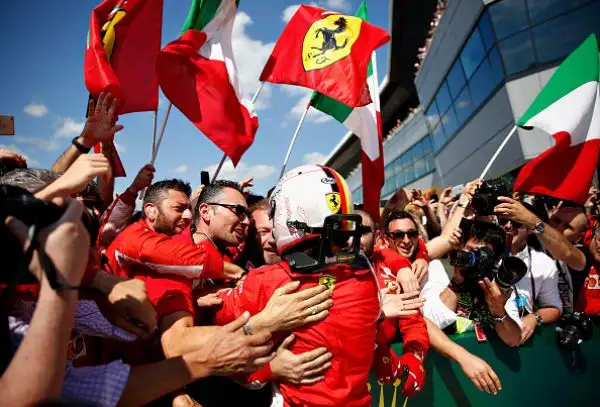 Sul podio anche l'inglese della Mercedes e l'altro ferrarista Raikkonen.