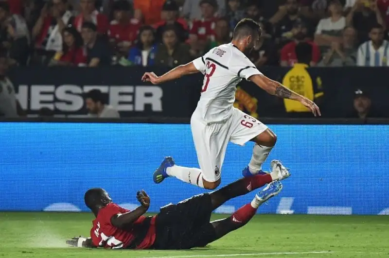 Il Milan disputa una buona gara, a Los Angeles, contro il Manchester United