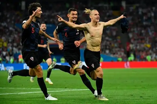 A Sochi infinito quarto di finale vinto ai rigori da Modric e compagni dopo il 2-2 del 120': ora sfida all'Inghilterra.