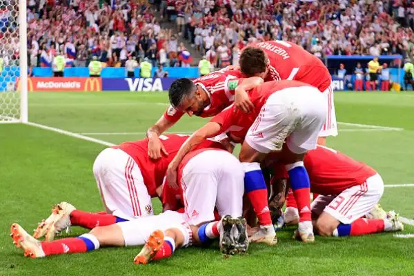 A Sochi infinito quarto di finale vinto ai rigori da Modric e compagni dopo il 2-2 del 120': ora sfida all'Inghilterra.
