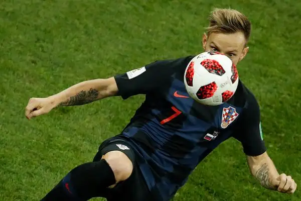 A Sochi infinito quarto di finale vinto ai rigori da Modric e compagni dopo il 2-2 del 120': ora sfida all'Inghilterra.