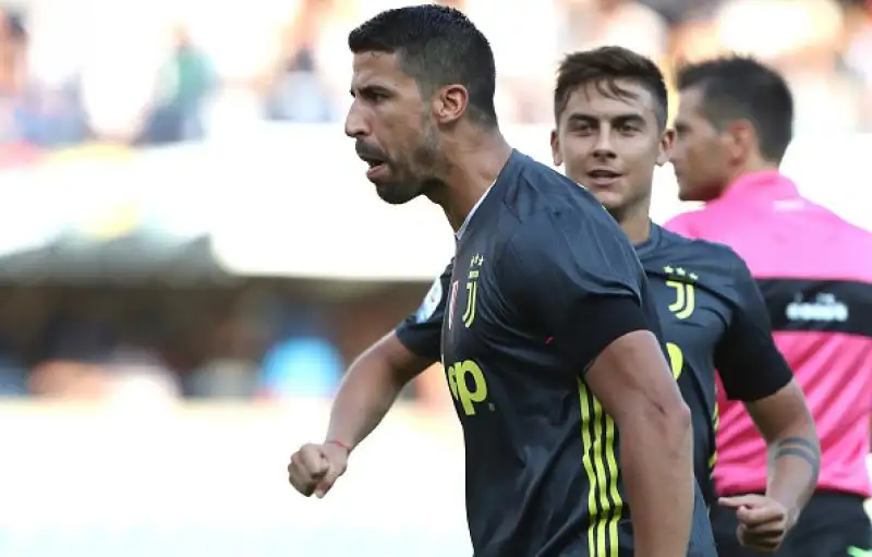 I bianconeri battono per 3-2 il Chievo dopo una partita rocambolesca.
