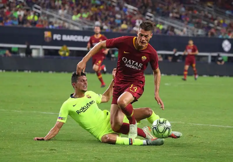 Ai gol blaugrana di Rafinha e Malcom i giallorossi hanno risposto con El Shaarawy, Florenzi, Cristante, e un rigore di Perotti.