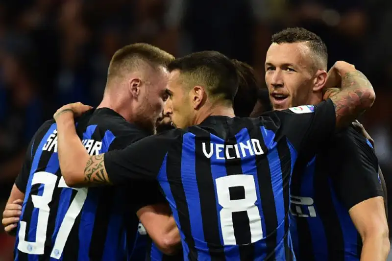 A San Siro finisce 2-2, i nerazzurri si fanno rimontare dopo un ottimo primo tempo. Fiorentina a valanga, vincono Genoa e Udinese.