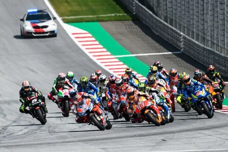 Jorge Lorenzo ha vinto il Gran Premio d'Austria a Spielberg. Al Red Bull Ring il numero 99 doma dopo un duello spettacolare Marc Marquez e conquista la terza vittoria stagionale. 