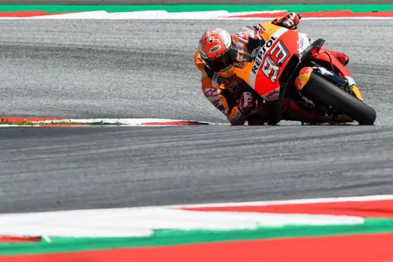 Jorge Lorenzo ha vinto il Gran Premio d'Austria a Spielberg. Al Red Bull Ring il numero 99 doma dopo un duello spettacolare Marc Marquez e conquista la terza vittoria stagionale. 