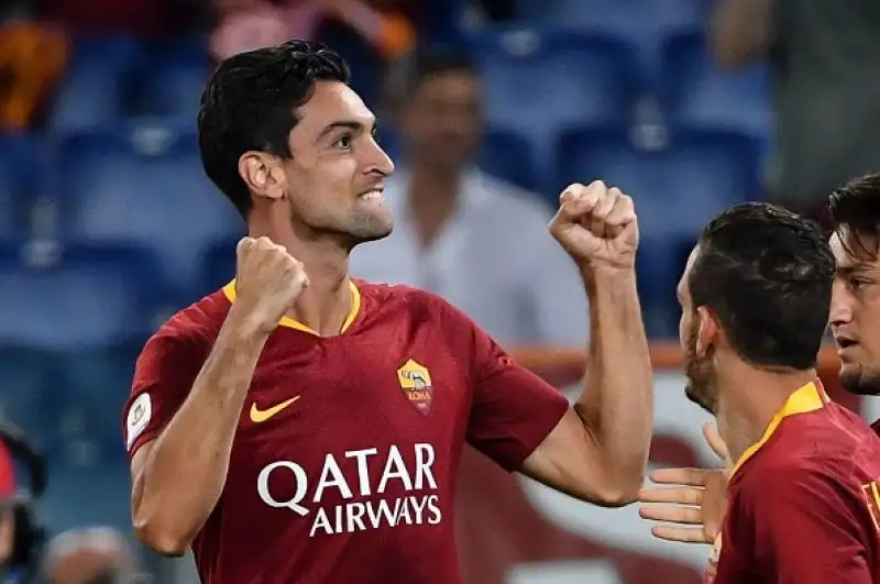 La Roma passa in vantaggio con Pastore ma l'Atalanta scappa con la rete di Castagne una doppietta di Rigoni. Poi Florenzi e Manolas ristabiliscono l'equilibrio.