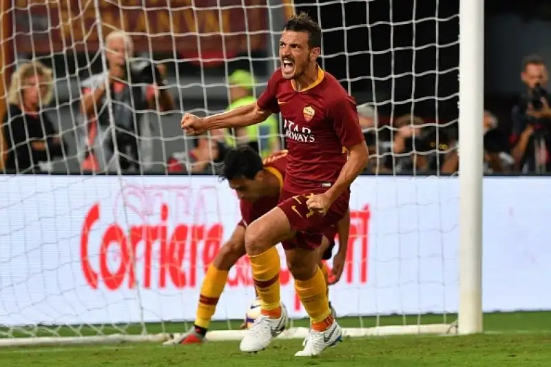 La Roma passa in vantaggio con Pastore ma l'Atalanta scappa con la rete di Castagne una doppietta di Rigoni. Poi Florenzi e Manolas ristabiliscono l'equilibrio.