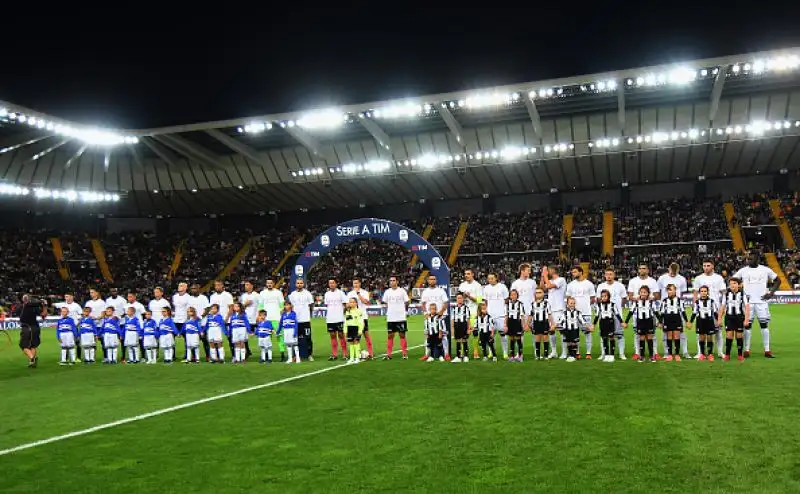 Un tempo a testa, ma alla fine vince chi fa gol e allora festeggia l'Udinese, che sale a quattro punti grazie alla rete in apertura di De Paul. Nella ripresa i blucerchiati sbattono su Scuffet.