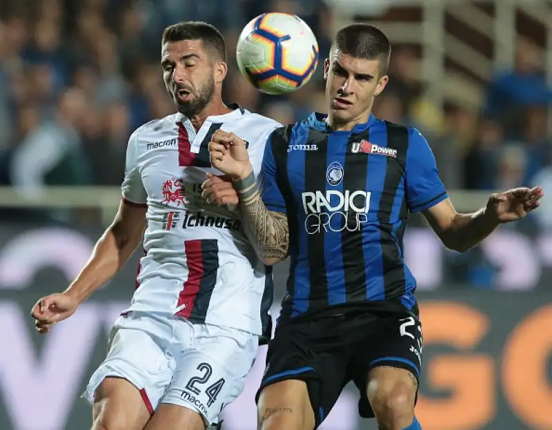 Una punizione di Barella leggermente deviata da Pasalic batte Berisha, i sardi vincono all'Azzurri d'Italia per il secondo anno consecutivo.