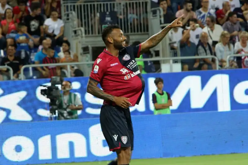 Il primo gol del Pipita fissa l'1-1 contro il Cagliari, in vantaggio grazie a Joao Pedro.