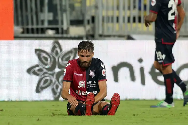 Il primo gol del Pipita fissa l'1-1 contro il Cagliari, in vantaggio grazie a Joao Pedro.