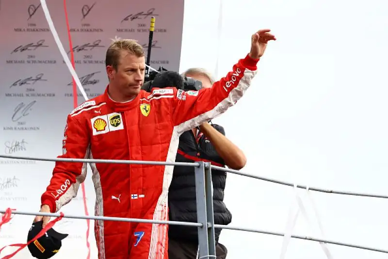 Lewis Hamilton trionfa nella gara di casa della scuderia di Maranello davanti a Raikkonen e Bottas e allunga in classifica generale.