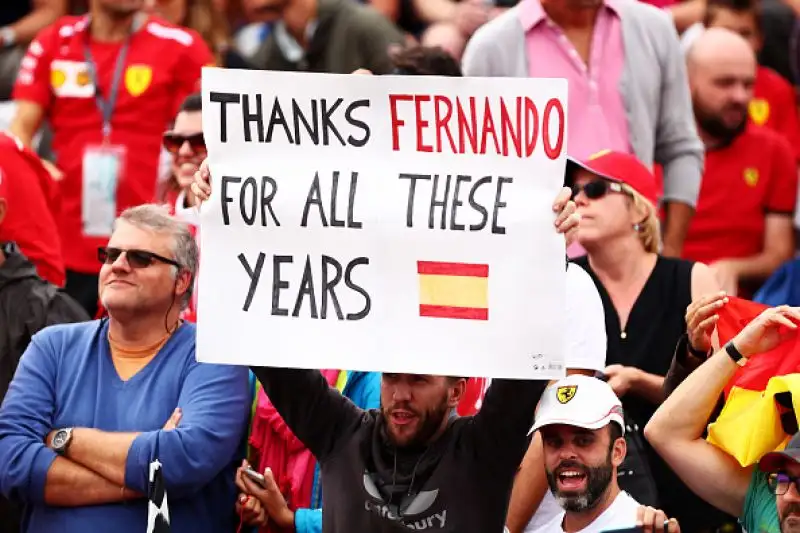 Lewis Hamilton trionfa nella gara di casa della scuderia di Maranello davanti a Raikkonen e Bottas e allunga in classifica generale.