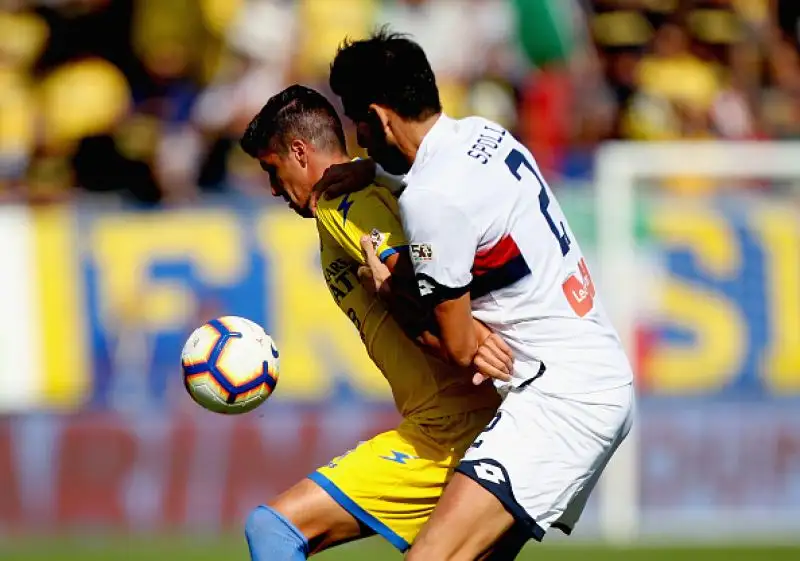 Un grande Piatek (doppietta) trascina il Genoa a Frosinone.