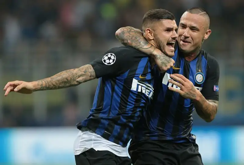 Un grandissimo gol al volo di Icardi e una rete di testa di Vecino nel recupero regalano la vittoria alla squadra di Spalletti al ritorno in Champions dopo sei anni.