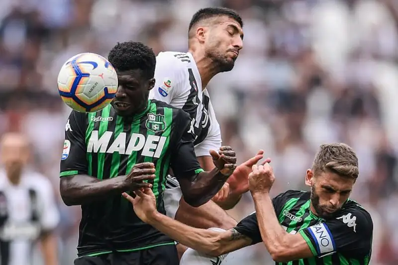 Si sblocca Cristiano Ronaldo e la Juventus piega il Sassuolo per 2-1 in una delle partite del pomeriggio della quarta giornata di serie A.