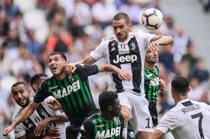 Si sblocca Cristiano Ronaldo e la Juventus piega il Sassuolo per 2-1 in una delle partite del pomeriggio della quarta giornata di serie A.