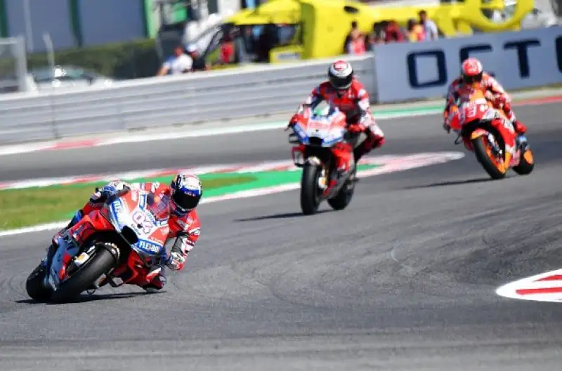 Andrea Dovizioso ha vinto il Gran Premio di San Marino a Misano. Il centauro della Ducati ha sfoderato una gara eccezionale, trionfando per distacco davanti al campione del mondo Marc Maquez