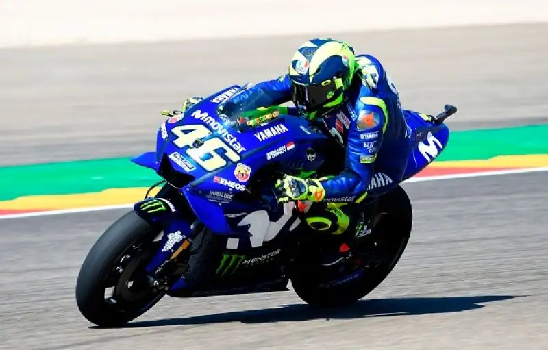 Lorenzo beffa Dovizioso e Marquez nelle prove del GP di Aragon, il Dottore, diciottesimo, mai così male dal 2006.
