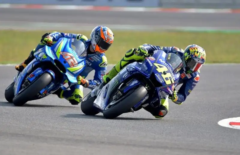Alle spalle delle due Ducati la Yamaha di Vinales, poi Dovizioso e Marquez, settimo Valentino Rossi.