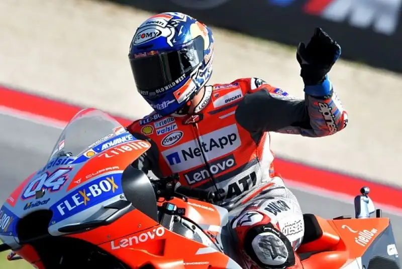 Alle spalle delle due Ducati la Yamaha di Vinales, poi Dovizioso e Marquez, settimo Valentino Rossi.