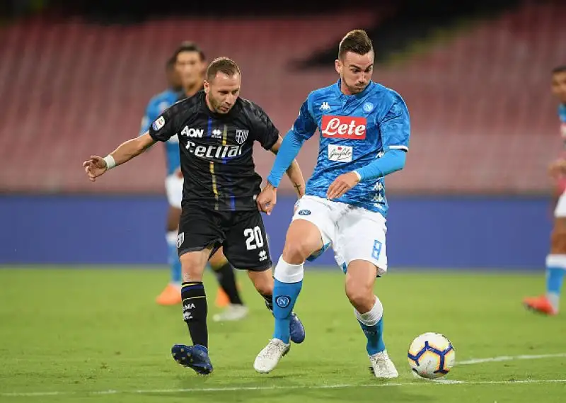 Insigne la sblocca subito, poi tanti sprechi per gli azzurri prima del raddoppio di Milik in avvio di secondo tempo e del tris del polacco nel finale.