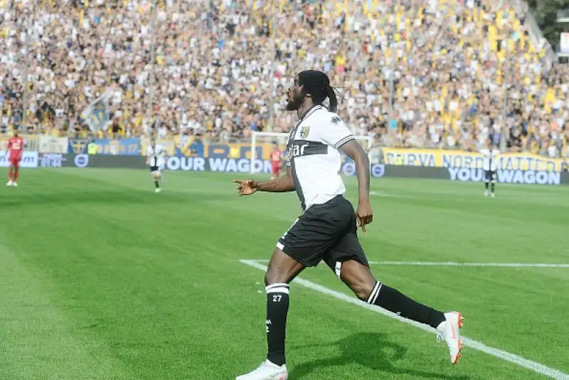 In gol prima Inglese e poi Gervinho con una prodezza da cineteca dopo una lunga cavalcata.