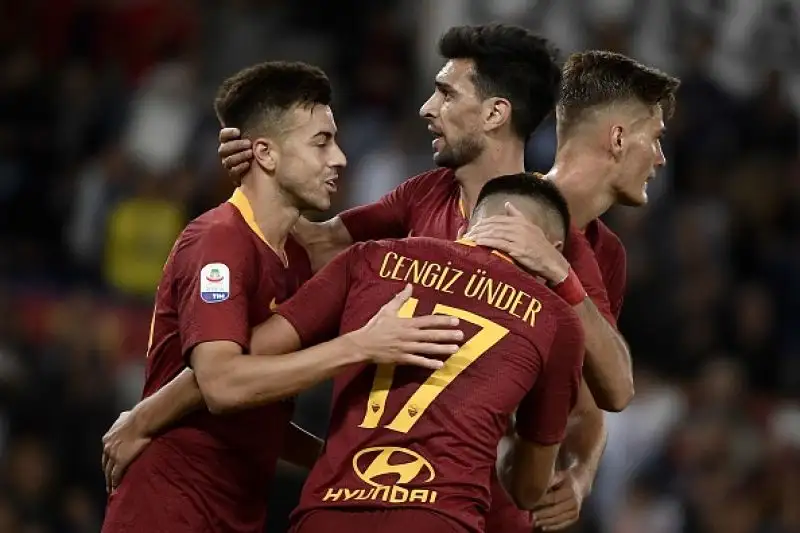 Con i gol di Under, Pastore, El Shaarawy e Kolarov i giallorossi si rilanciano in campionato.