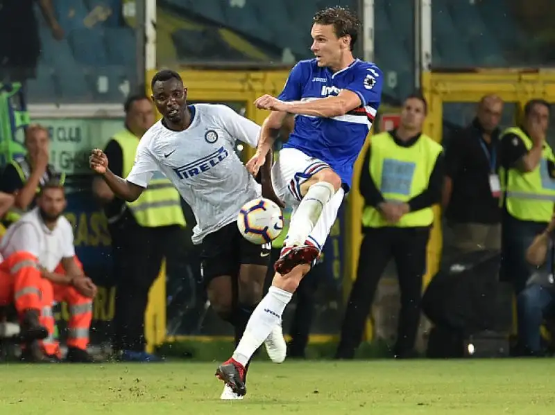 Dopo due gol annullati dal Var a Nainggolan e Asamoah i nerazzurri trovano il gol vittoria con un diagonale di Brozovic al 93'.