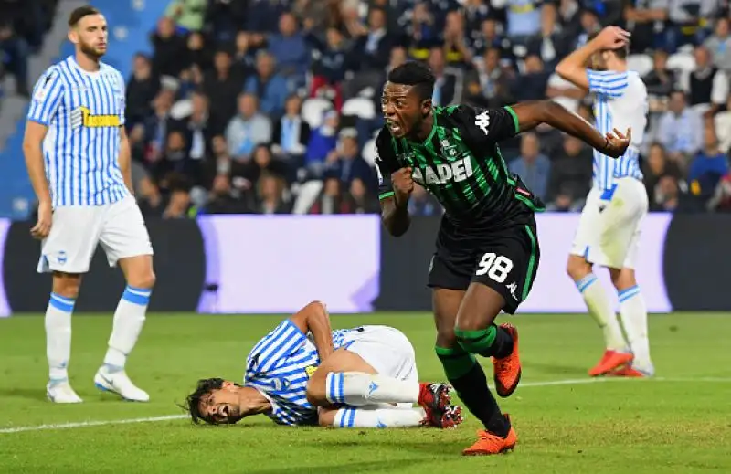 I neroverdi vincono sul campo della Spal grazie alle reti nel secondo tempo di Adjapong e Matri.