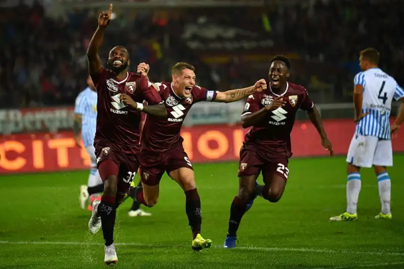 Un gol del camerunese Nkoulou su calcio d'angolo regala la prima vittoria alla squadra di Mazzarri.