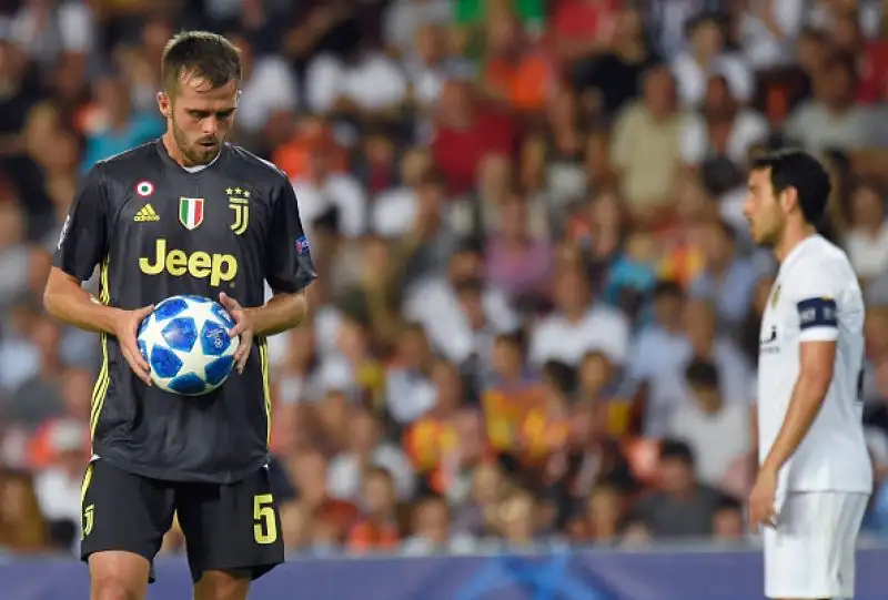 Prezioso 2-0 per i bianconeri grazie a una doppietta su rigore di Pjanic, giallorossi mai in partita al Bernabeu e sconfitti 3-0.