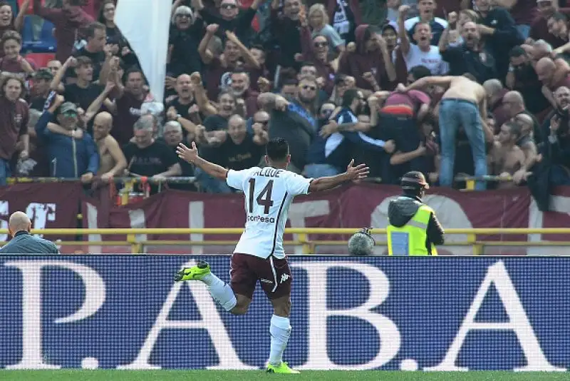 Belotti ha ancora le polveri bagnate, a fare la differenza è Iago Falque con un gol e un assist a Baselli. Santander riapre i giochi a mezz'ora dalla fine, e Calabresi firma il 2-2 al 77'