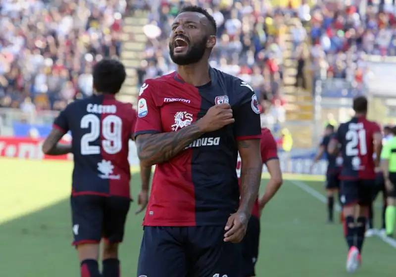 I rossoblu regolano la squadra di Filippo Inzaghi grazie ai gol di Joao Pedro e Pavoletti, e in classifica salgono così a nove punti.
