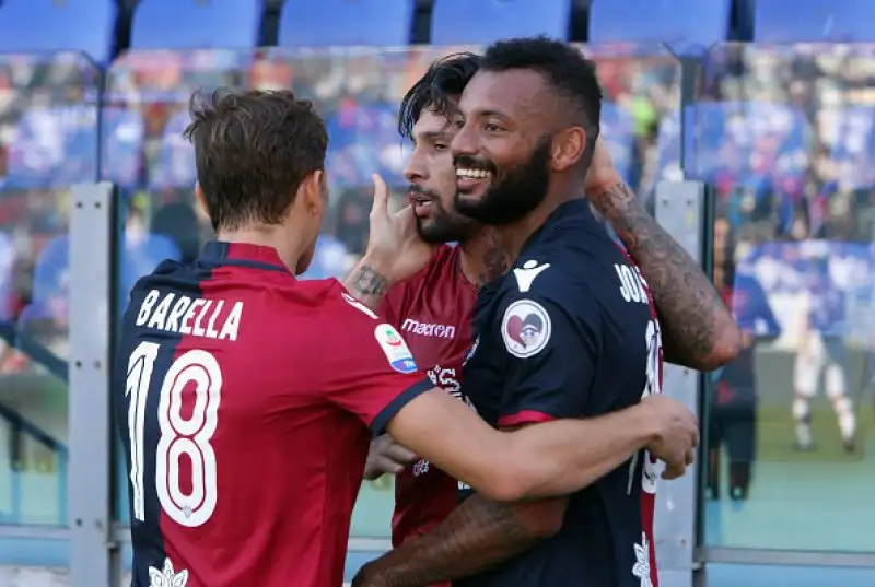 I rossoblu regolano la squadra di Filippo Inzaghi grazie ai gol di Joao Pedro e Pavoletti, e in classifica salgono così a nove punti.