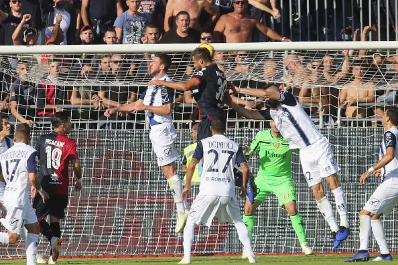 I sardi vanno sul 2-0 con Pavoletti e Castro, i clivensi accorciano con Stepinski.