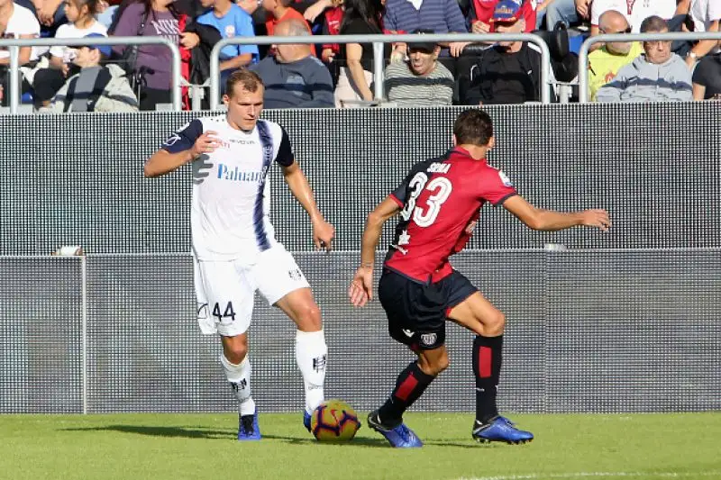I sardi vanno sul 2-0 con Pavoletti e Castro, i clivensi accorciano con Stepinski.
