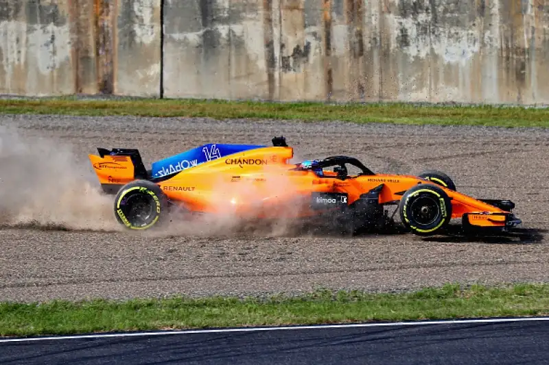 Sul podio con il pilota britannico Bottas e Verstappen. Vettel finisce in testa coda nelle prime fasi della corsa e chiude al sesto posto, Raikkonen è solo quinto.