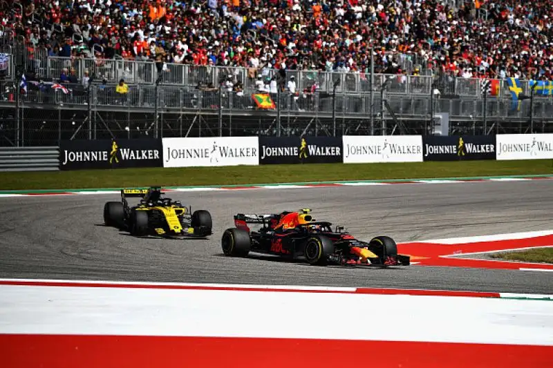 Il finlandese della Ferrari torna a vincere dopo cinque anni e mezzo: Vettel sbaglia ancora, rimonta e chiude quarto dietro all'inglese.