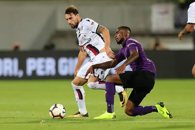 Primo pareggio interno per la squadra di Pioli: il Cagliari strappa l'1-1 grazie al bomber dopo il rigore di Veretout.