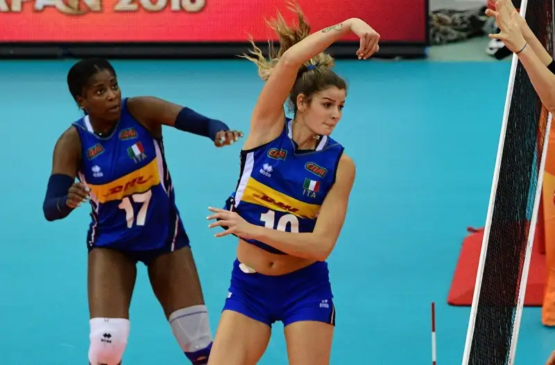 Prestazione super delle ragazze di Mazzanti con una grande Paola Egonu e 3-2 per l'Italia con i parziali (25-18)-(21 - 25)-(25 - 16)-(29 - 31)-(17 - 15)