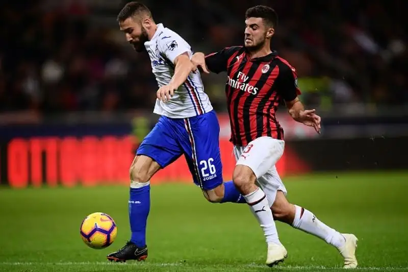 Girandola d'emozioni a Milano con la Samp che ribalta il vantaggio di CUtrone con Saponara e Quagliarella. I rossoneri però reagiscono e risorpassano i liguri con Higuain e Suso. 